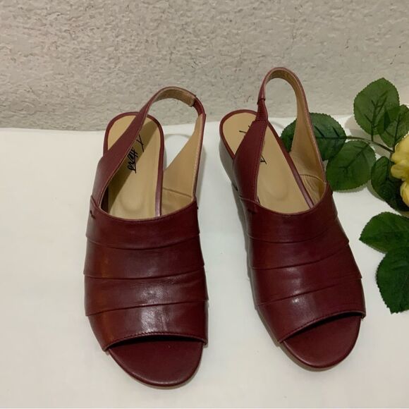Trotters Nina Red Leather Open Toe Sling Back Low Heel Sandal.   Size 7.5 - Picture 5 of 9